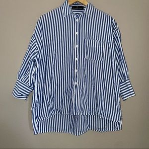 Pomander place button blouse